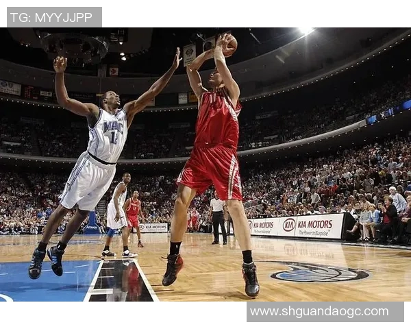 姚明的篮球传奇之路：从巨人到全球体育文化的象征