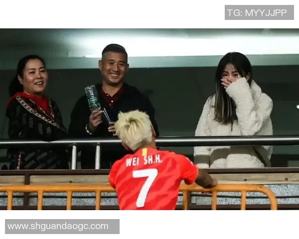 足球场上的时尚风向标最会穿的足球明星魅力与个性的完美结合