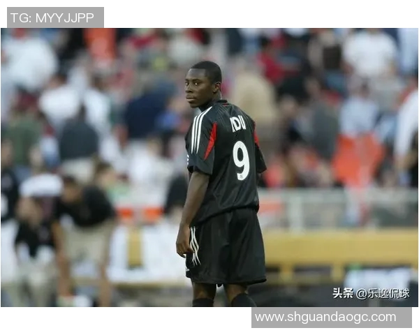 揭晓3号球衣背后的足球明星是谁及其传奇故事 揭晓3号球衣背后的足球明星是谁及其传奇故事