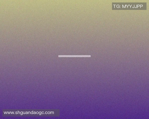 篮球明星握球瞬间展现力量与技巧的完美结合引领全场热潮 篮球明星握球瞬间展现力量与技巧的完美结合引领全场热潮
